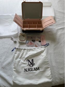Lighted Makeup Case with Mirror