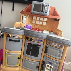 Play Kitchen Set