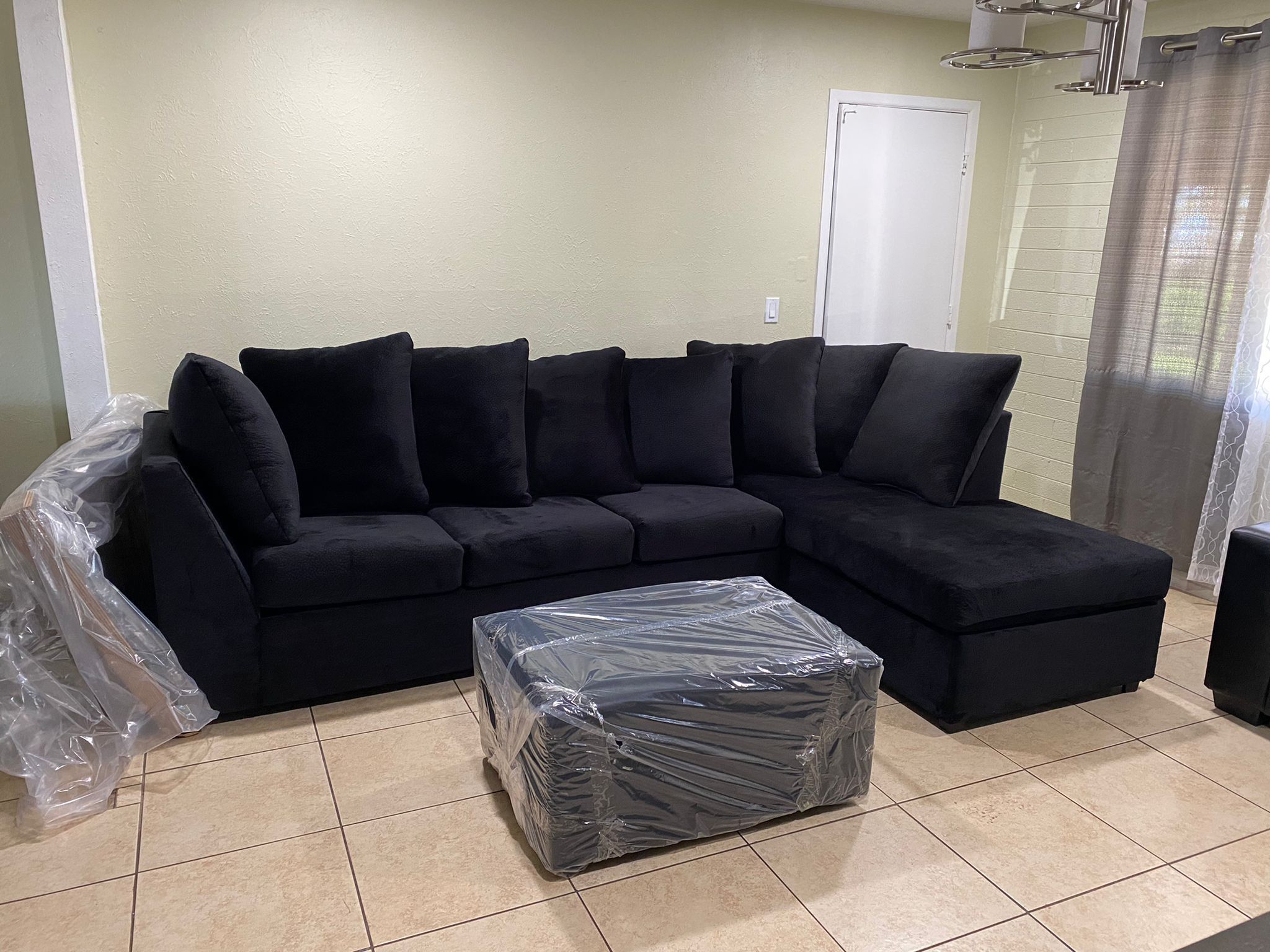 Black Sectional With Ottoman ¡¡BRAND NEW IN STOCK!!