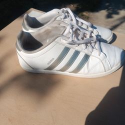 !! Women's Shoes  Adidas  Size 7.5