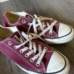 Maroon Converse Size 8 Women’s/ Size 6 Men’s 