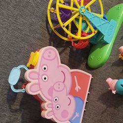 Pepa pig figures, carrying case and ferris wheel 🎡 all for $25