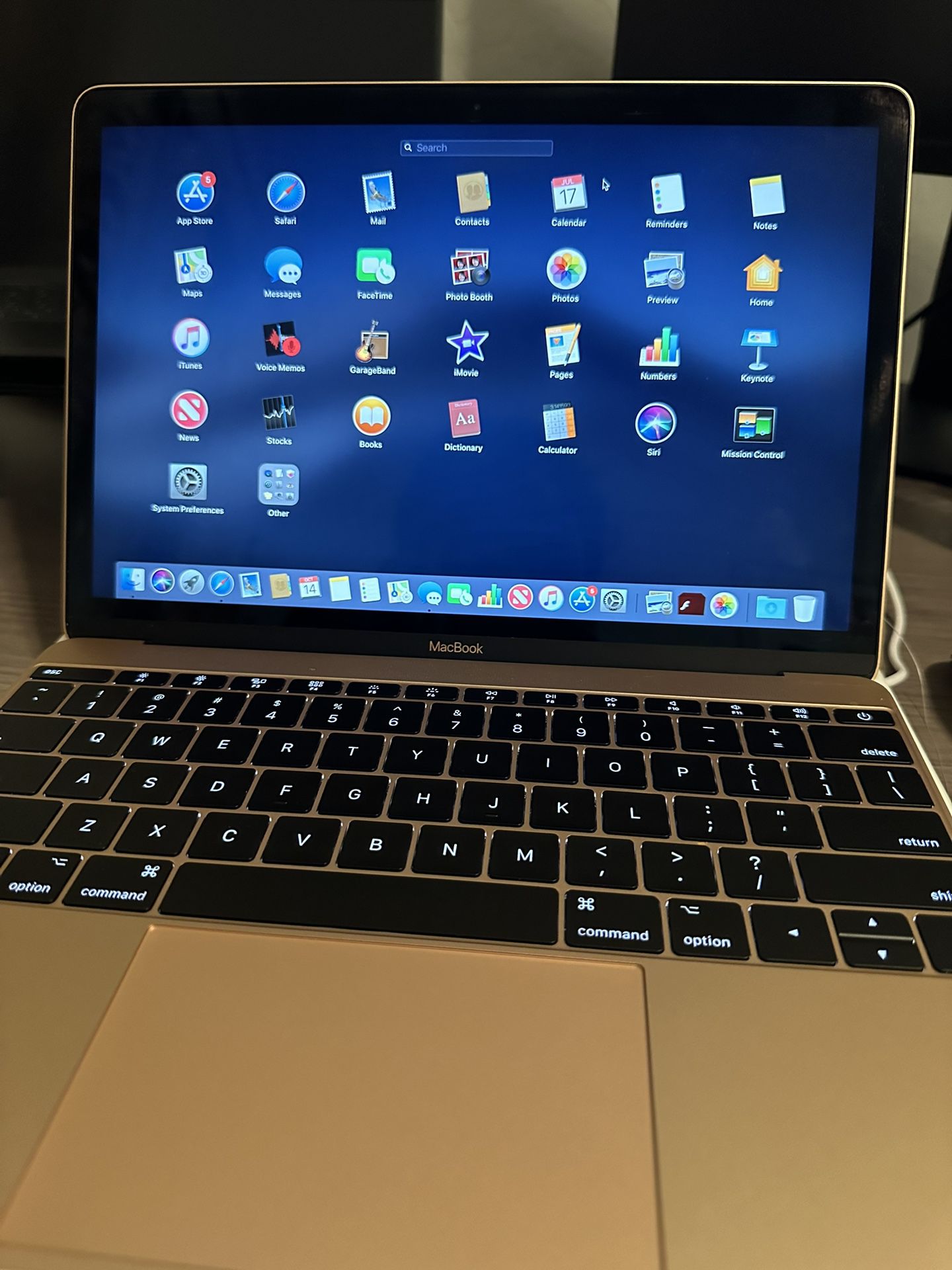 MacBook macOS Mojave Rose Gold