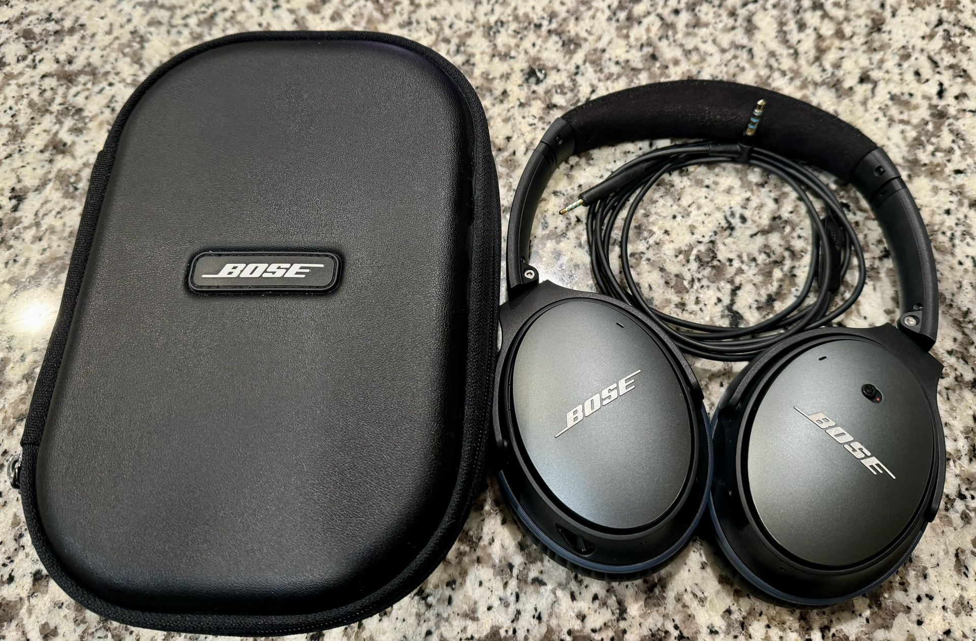 Bose QuietComfort  headphones (QC25) - read description 