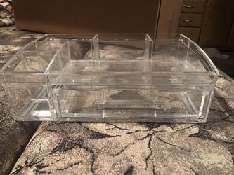 makeup organizer