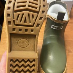 Wmn’s XtraTuf 6” Legacy Deck Boot Sz 9