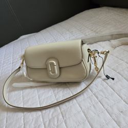 Marc Jacobs The Clover Shoulder Bag. Cloud White Color 