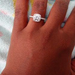 GORGEOUS MOISSANITE RING