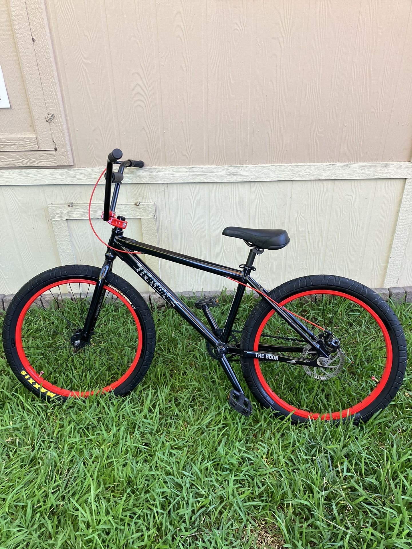 Throne Goon 24" Bike