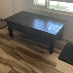 3 Drawer Coffee Table - On Wheels 