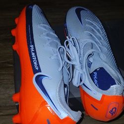 Nike Phantom GT Soccer Cleats 