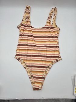 New w/Tags Billabong Women’s Beach Waves Square Size 14