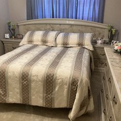 Bedroom Set, Queen Size
