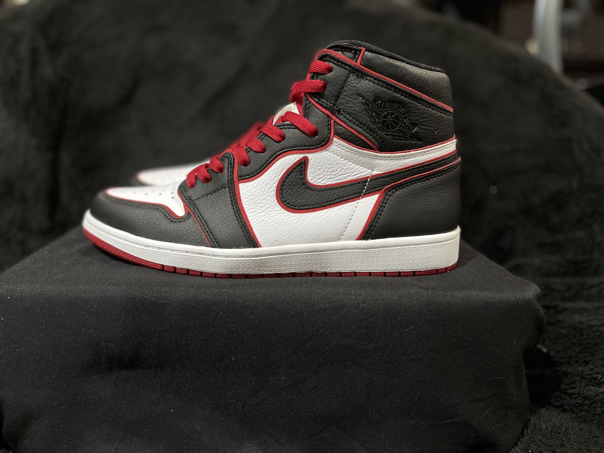 Jordan OG 1s Black Red White