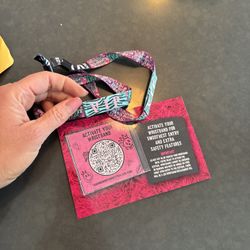 2 VIP Wristbands When we We’re Young Festival 
