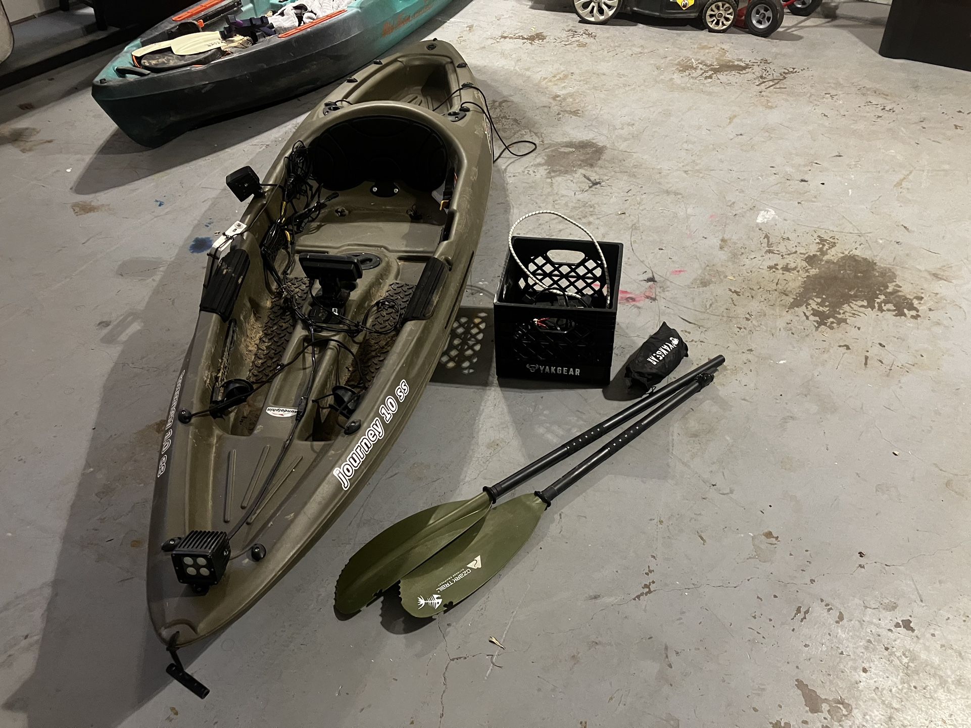 Sun dolphin Journey 10SS 10ft. Fishing Kayak