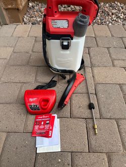 Milwaukee M12 Handheld Sprayer , Red 2528-21G2 (READ)