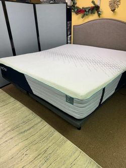 Nectar Classic Hybrid King Mattress – Like New