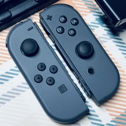 Switch Joy Con Controller Gray OEM Nintendo With Connectors/Grip Tested