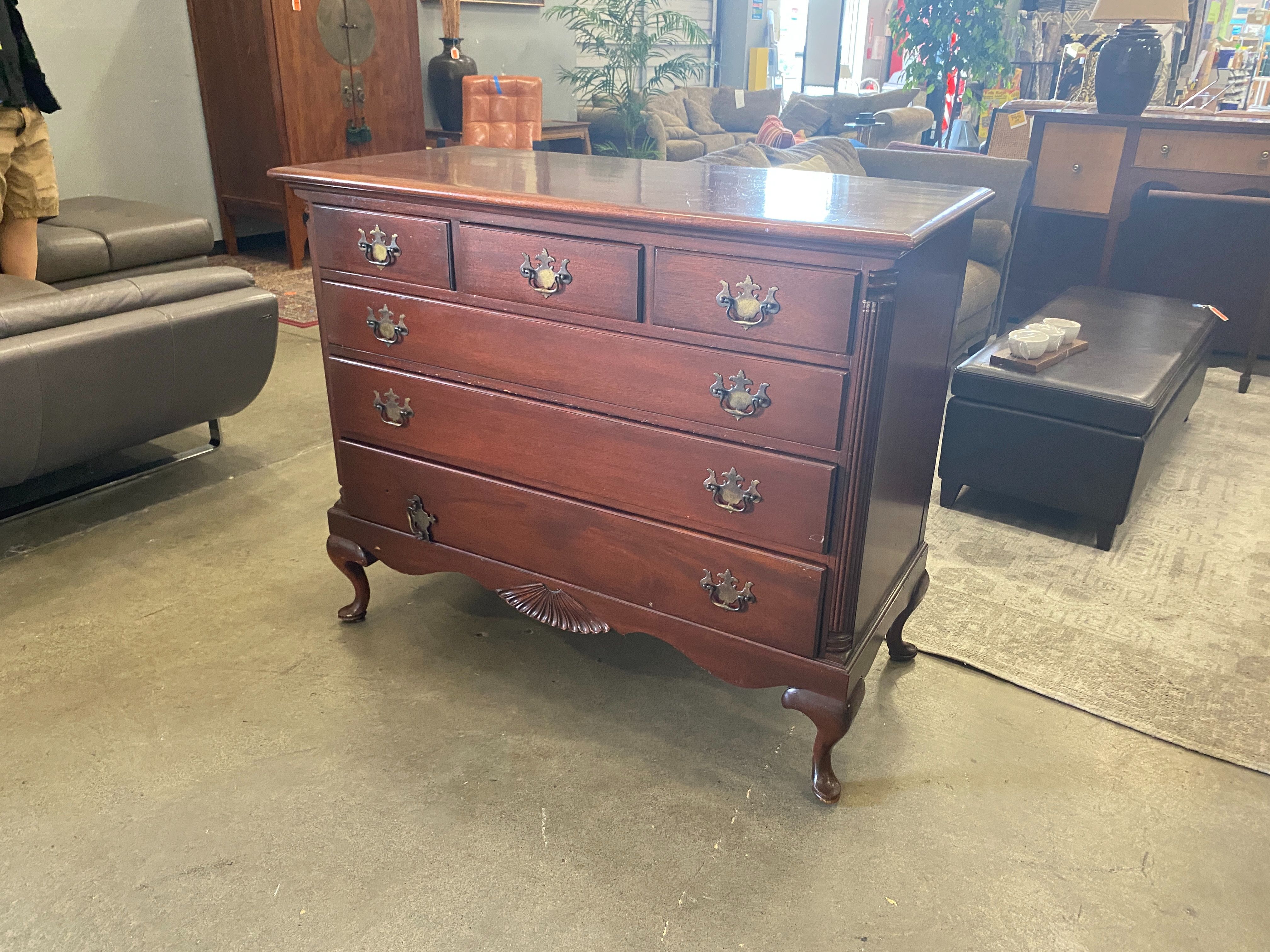 DREXEL Genuine Mahagony 6 Drawer Clamshell Dresser