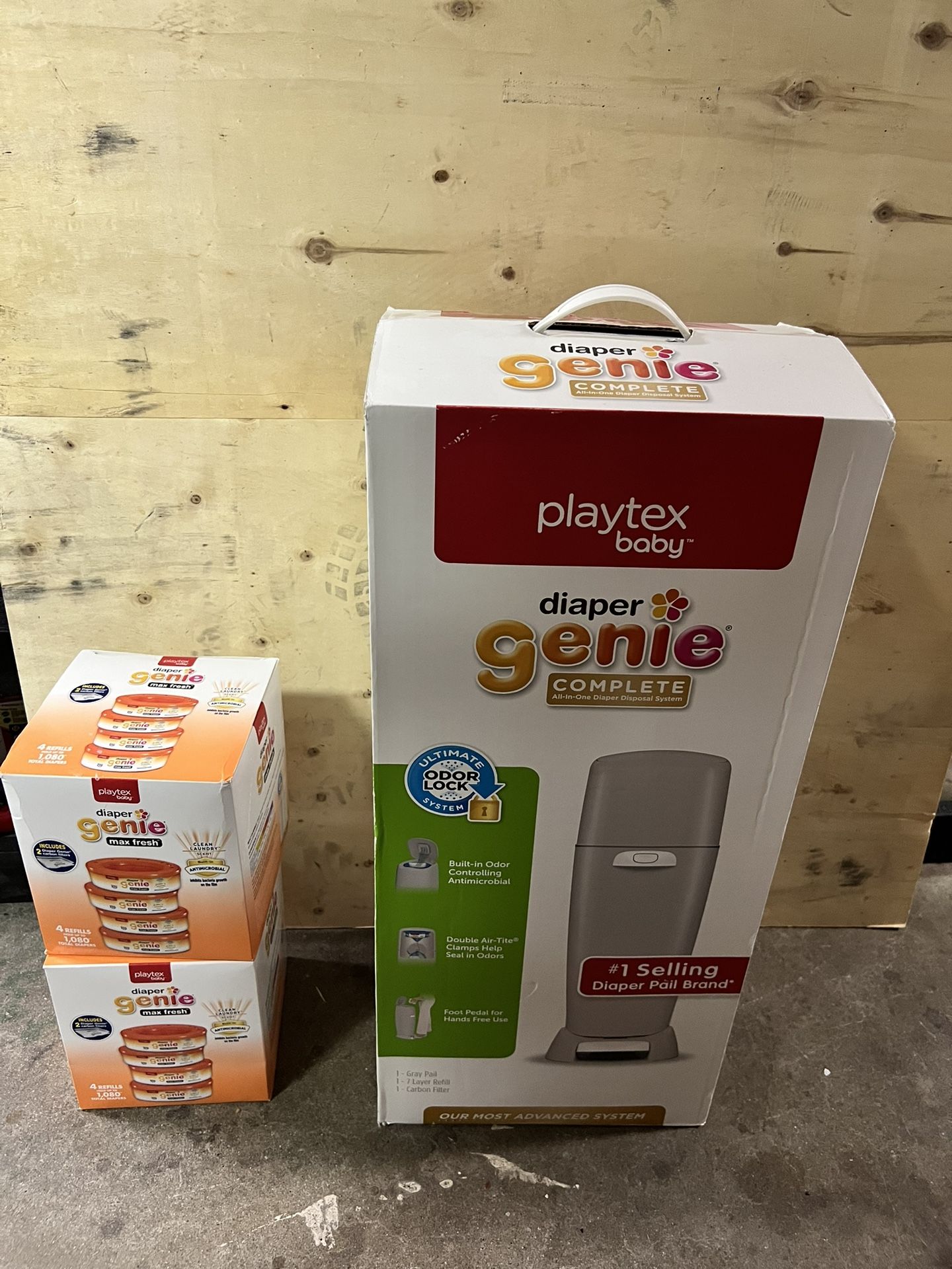 Playtex Diaper Genie with 2 New Boxes Refills NEW 