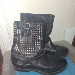Boots 👢 SIZE 7.5