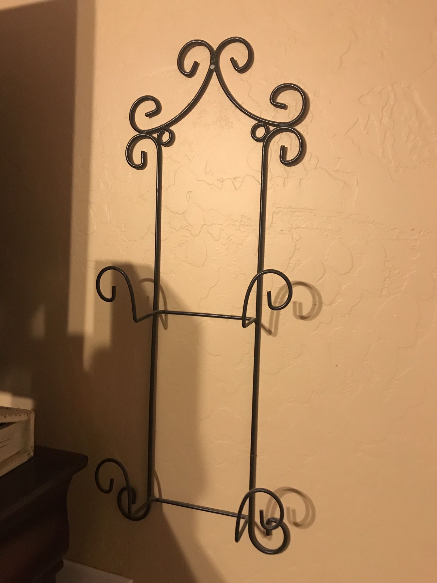 Decorative plate rack