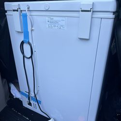 Vissani Freezer/Refrigerator 