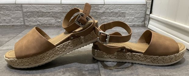 2 Pairs Youth Sandals For $8