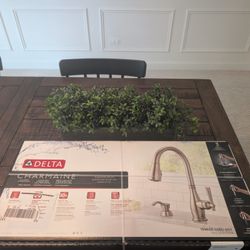 *BRAND NEW* Delta Charmaine Pull-Down Sprayer Kitchen Faucet, Soap Dispenser - ShieldSpray Tech