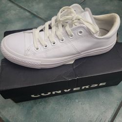 Converse Size 7 Women 