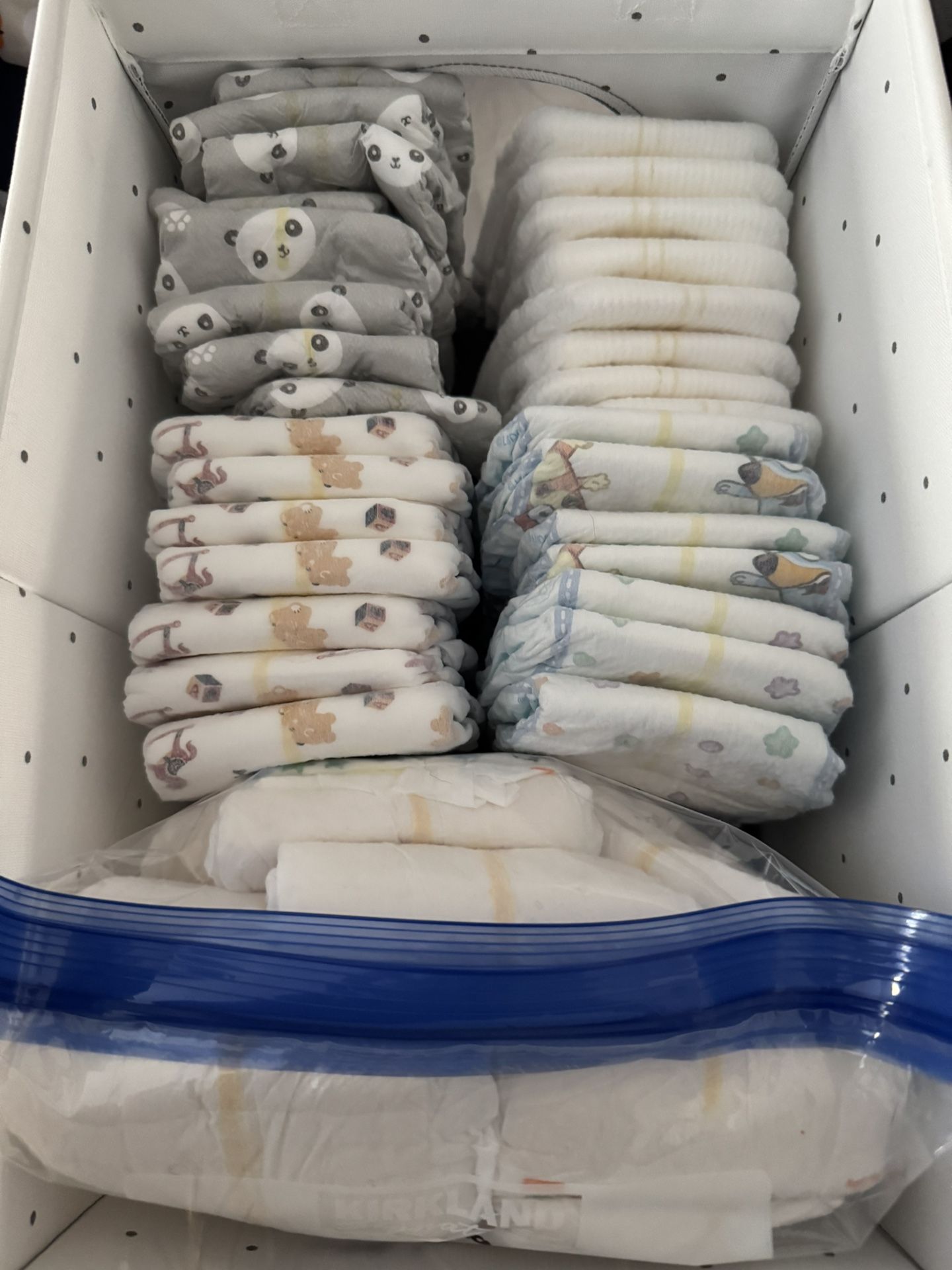 NEW! 197 Diapers (size 1 + Size 3) *various Brands