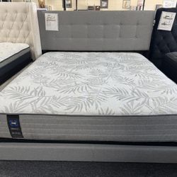 Sealy King Size Mattress. 🚚WE DELIVER🚚