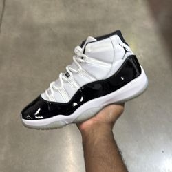 Pre loved Air Jordan 11 concord sz10.5