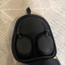 Sony Black WH-1000XM5/S Wireless Industry Leading Noise Canceling Bluetooth Headphones