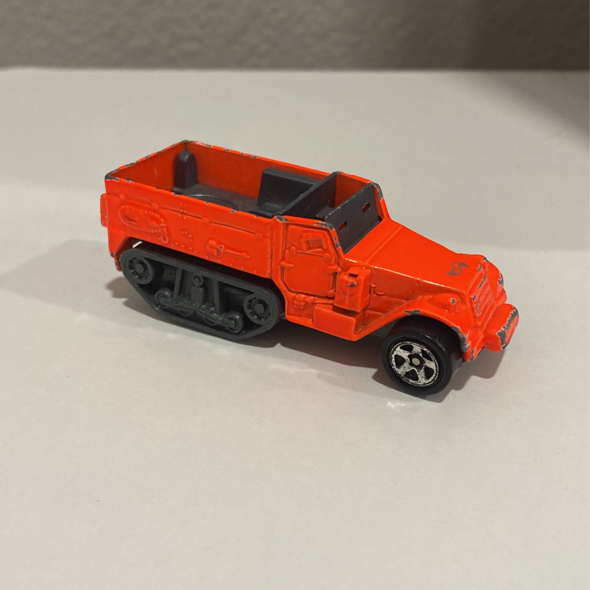 1974 Hot Wheels Orange Half-Track Gun Bucket Truck 1:64 