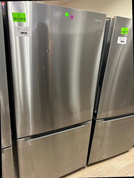 Vissani MDBF18SS 18.7 cu. ft. Bottom Freezer Refrigerator 79K3 for Sale