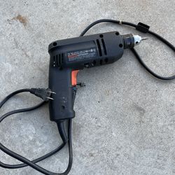 Black & Decker Electric Drill 7152. Works Great