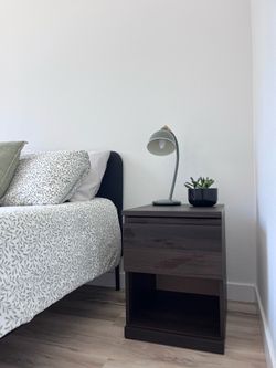 NIGHTSTANDS