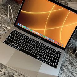 Apple MacBook Pro 256GB Wi-Fi Laptop 13.3in with Intel Core i5 MF840LL/A - Silver