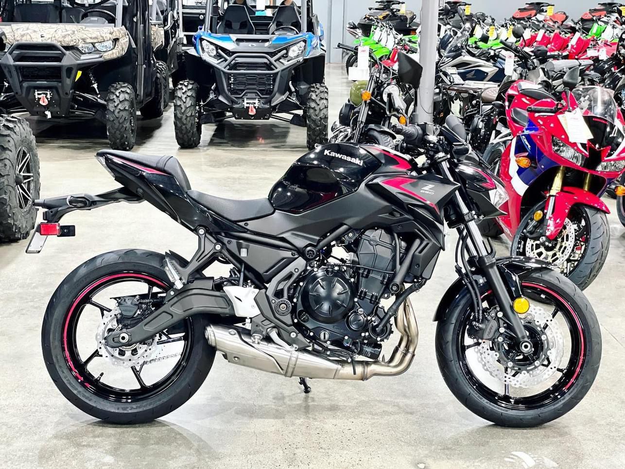 2023 Kawasaki Z650 (Metallic Spark Black / Metallic Flat Spark Black) Sport Bike (Model #: ER650PPFNL)