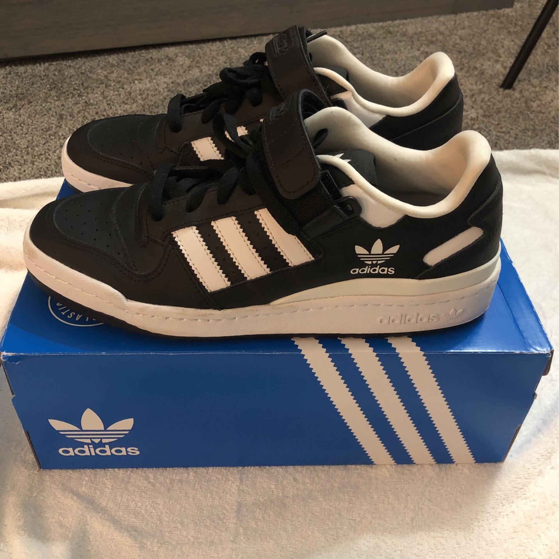 Womens Adidas Forum Low