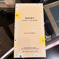 Daisy Marc jacob’s Eau So Fresh perfume