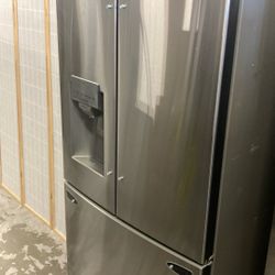 Lg French Door Refrigerator 
