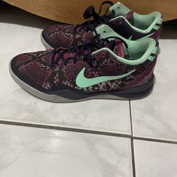 Kobe 8 Out Viper Size 6.5