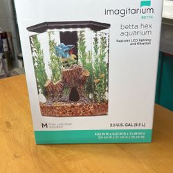 Fish Tank: Betta Hex 2.5 Gallon