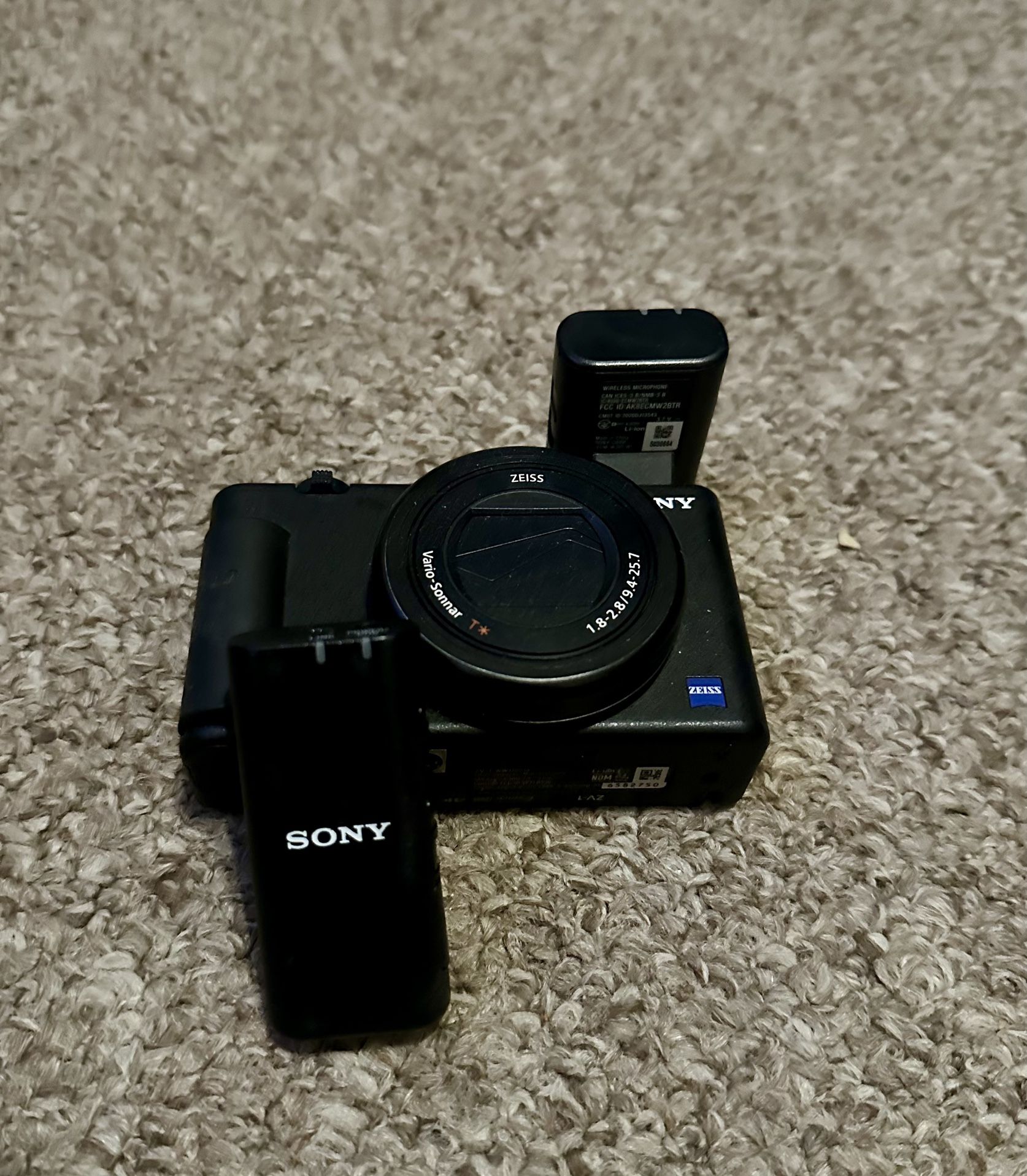 Sony zv1 Camera With Microphone And Adapter And Memory Card