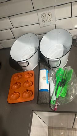 Kitchen/ Halloween stuff
