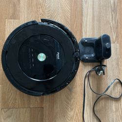 Roomba & Charger -Works Great! 