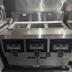 Henny Penny Triple Deep Fryer — Computron 1000 Control